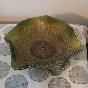 Unique Vintage Fenton "Captive Rose" Fluted Bowl / Dish Carnival Glass Amethyst